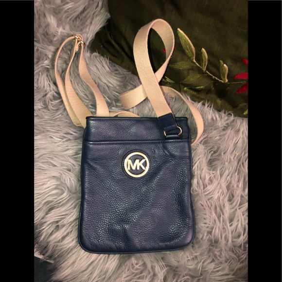 Michael Kors Handbags - Michael Kors Crossbody bag A-7